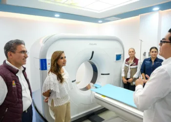 Supervisa Mara Lezama funcionamiento de nuevo mastógrafo digital y el tomógrafo de última generación en Hospital General de Playa del Carmen