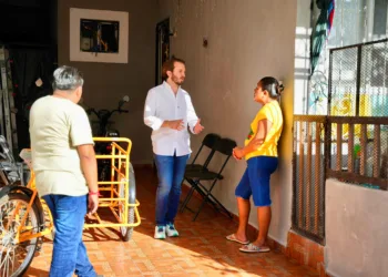 Fernando Muñoz continúa respaldando a mujeres trabajadoras en Playa del Carmen