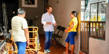 Fernando Muñoz continúa respaldando a mujeres trabajadoras en Playa del Carmen