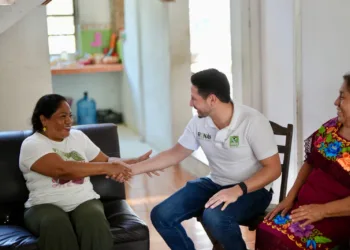 En Chetumal, seguimos escuchando a la gente, el trabajo en territorio no se detiene: Renán Sánchez Tajonar