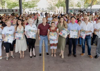 Ayuntamiento y DIF Tulum Entregan Apoyos Alimentarios a Madres de Familia