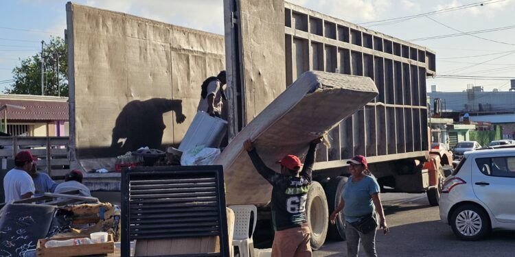 Más de Mil Toneladas de Basura y Cacharros Recolectados en Chetumal con «Ciudad Limpia, Ciudad Segura»