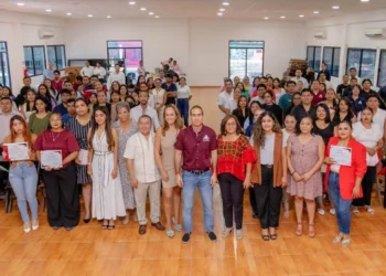 Tulum Apuesta por la Profesionalización: 200 Becas Universitarias y de Maestría para Servidores Públicos