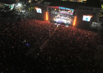 Bobby Pulido Enciende la Plaza 28 de Julio en la Feria del Carmen 2025; ¡Molotov se Presentará el 15 de Julio!