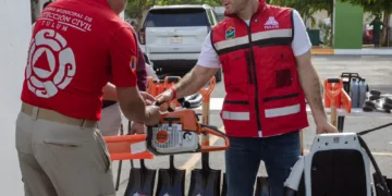 Equipan y Dignifican a Elementos de Protección Civil y Bomberos en Tulum