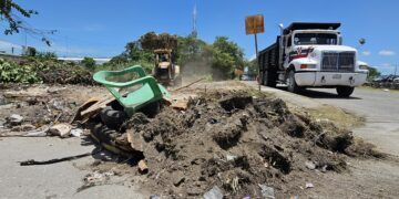Realizan Limpieza Profunda de Basurero Clandestino en Chetumal