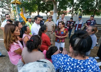 Responde Mara Lezama a los vecinos de Proterritorio y les entrega un parque transformado para la convivencia familiar