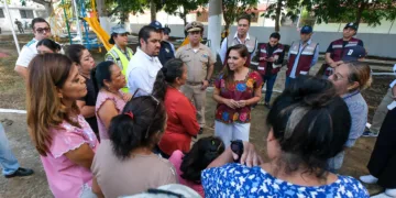 Responde Mara Lezama a los vecinos de Proterritorio y les entrega un parque transformado para la convivencia familiar