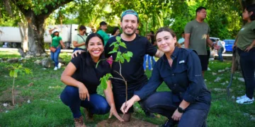 Cumple el Partido Verde con reforestación en parques del Pedregal de Playa del Carmen: Fernando Muñoz