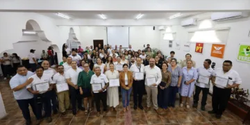 IEQROO Reconoce Larga Trayectoria de Funcionarios con 15, 20 y 25 Años de Servicio