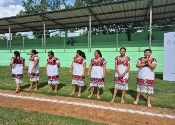 Partido Amistoso de Softbol Femenil entre Diablillas de Hondzonot y Chicleras de Leona Vicario Suspendido por Lluvia