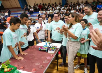 Impulsa Mara Lezama el talento juvenil y la innovación tecnológica en el Torneo Regional de Robótica WRO México 2025