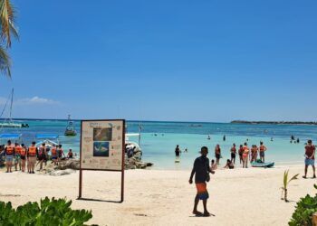 Turismo en Akumal se Mantiene al 70% Pese a Baja General en Tulum y la Región