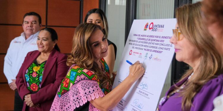 Mara Lezama Firma Histórico Acuerdo para que 2,000 Mujeres de Quintana Roo Concluyan el Bachillerato