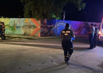 Pareja en Estado Etílico Choca Motocicleta Contra Poste en Tulum