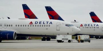 Delta cancela rutas hacia Tulum ante baja demanda y sobreoferta de vuelos