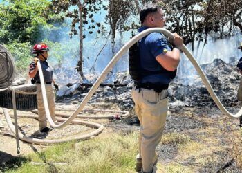 Quema de Basura en Hotel Amansala Provoca Conato de Incendio y Moviliza a Cuerpos de Emergencia en Tulum