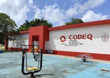 Maquillan Gimnasio de la CODEQ en José María Morelos Antes de Visita de la Gobernadora