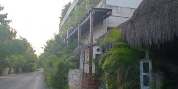 Trabajadores denuncian falta de pago en hotel de Tulum
