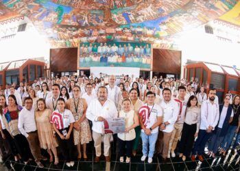 Recibe Congreso de la Justicia Social distintivo de excelencia en el servicio público