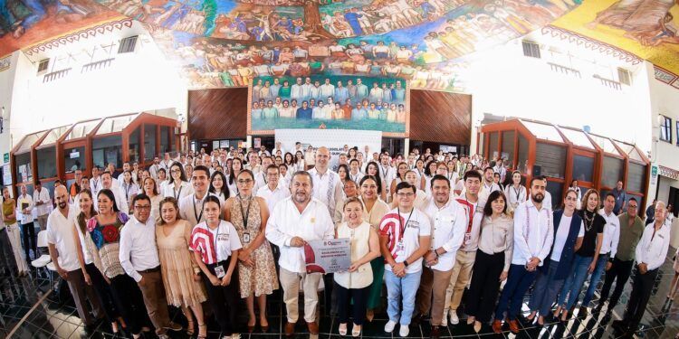 Recibe Congreso de la Justicia Social distintivo de excelencia en el servicio público