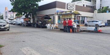 Advierten sanciones por consumo de alcohol en puestos ambulantes y semifijos en Tulum