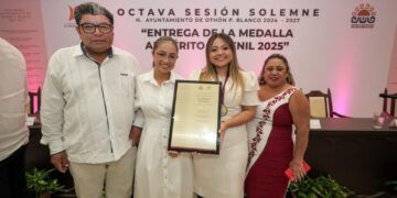 Talentosa chetumaleña es galardonada con la Medalla al Mérito Juvenil de Othón P. Blanco 2025