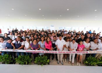 Inaugura Mara Lezama tercer nivel del edificio 5-E de la Universidad del Caribe, en beneficio de casi 4 mil jóvenes