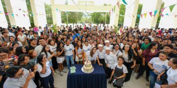 Reconoce Mara Lezama los 25 años de la Universidad del Caribe como institución de excelencia académica