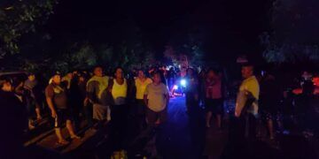 Comunidades de la zona maya bloquean carretera en protesta por fallas eléctricas