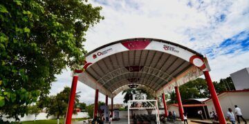 Tras 39 años de espera, Mara Lezama entrega domo en primaria “Guadalupe Victoria” de Chetumal