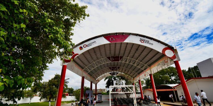 Tras 39 años de espera, Mara Lezama entrega domo en primaria “Guadalupe Victoria” de Chetumal