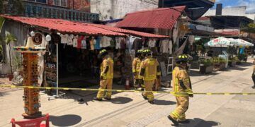 Explosión en avenida Tulum provoca incendio y deja apagón en zona turística