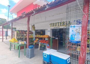 Aumentan precios de productos básicos en Tulum; comerciantes y consumidores resienten el impacto