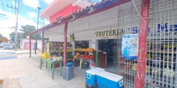 Aumentan precios de productos básicos en Tulum; comerciantes y consumidores resienten el impacto