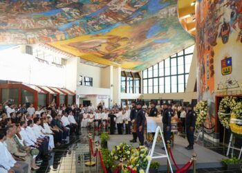 Realizan en el Congreso Guardia de Honor a Don Jesús Martínez Ross, primer gobernador constitucional de Quintana Roo