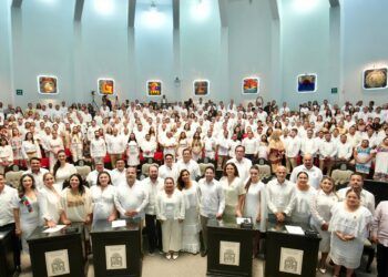 Realiza la XVIII Legislatura una sesión solemne para conmemorar el 51 aniversario de Quintana Roo