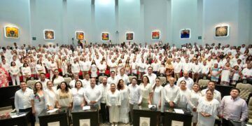 Realiza la XVIII Legislatura una sesión solemne para conmemorar el 51 aniversario de Quintana Roo