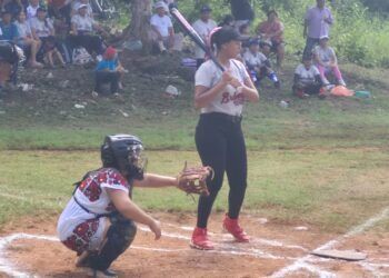 Bravas de Santa Rosa superan 6-2 a Diablillas Mestizas en amistoso de softbol femenil