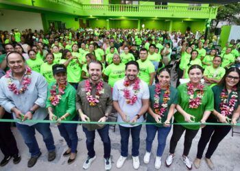 Renán Sánchez Tajonar inaugura la Casa Verde en Playa del Carmen