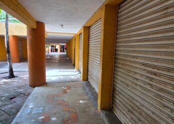 Cierre de negocios históricos en la zona arqueológica de Tulum por cambios en acceso turístico