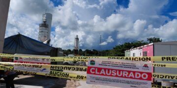 Clausuran planta de concreto en Tulum por presunto derrame de sustancias químicas
