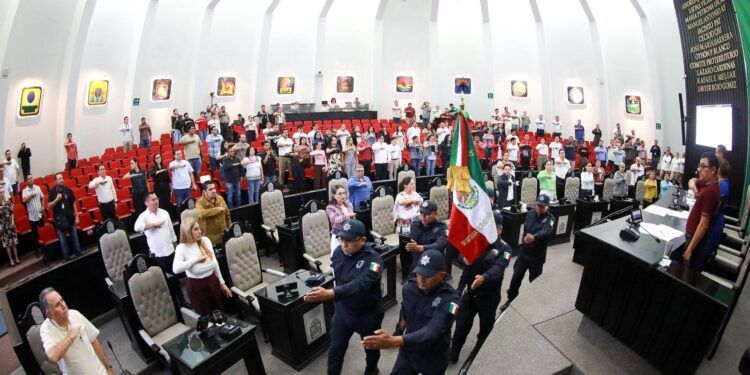 Decreta XVIII Legislatura reforma constitucional sobre personas defensoras de derechos humanos.