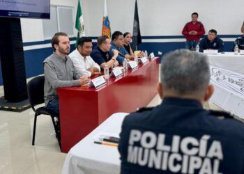 Fernando Muñoz Calero reconoce a policías de Playa del Carmen como ejemplo de servicio y compromiso