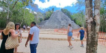Guías turísticos de Tulum advierten caída en la afluencia extranjera tras aumento de tarifas en zonas arqueológicas