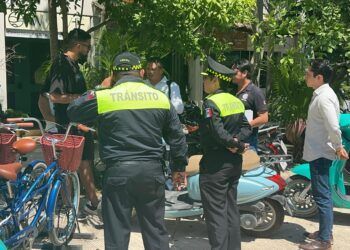 Autoridades liberan espacios públicos ocupados irregularmente en Aldea Zamná