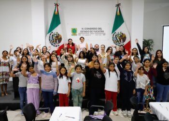 35 niñas y adolescentes listas para participar en la primera edición de “Diputada por un día” en el Congreso de Yucatán