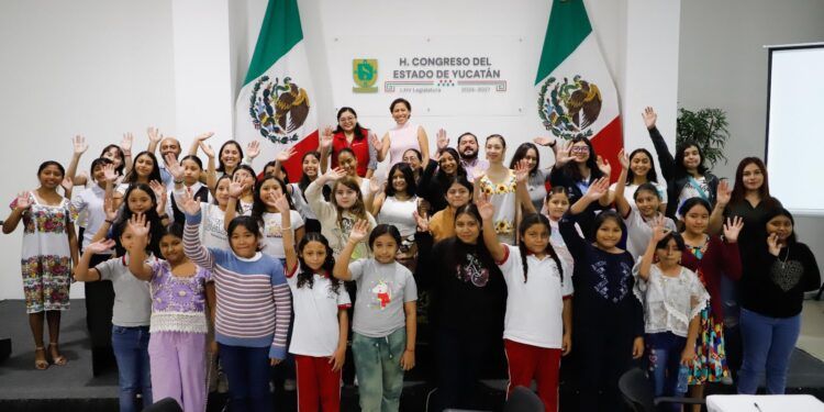 35 niñas y adolescentes listas para participar en la primera edición de “Diputada por un día” en el Congreso de Yucatán