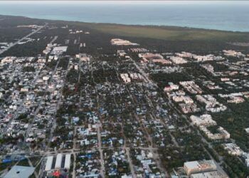 Avanza municipalización y electrificación en colonias de Tulum tras nueve años de gestión comunitaria