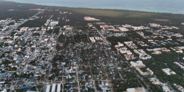 Avanza municipalización y electrificación en colonias de Tulum tras nueve años de gestión comunitaria